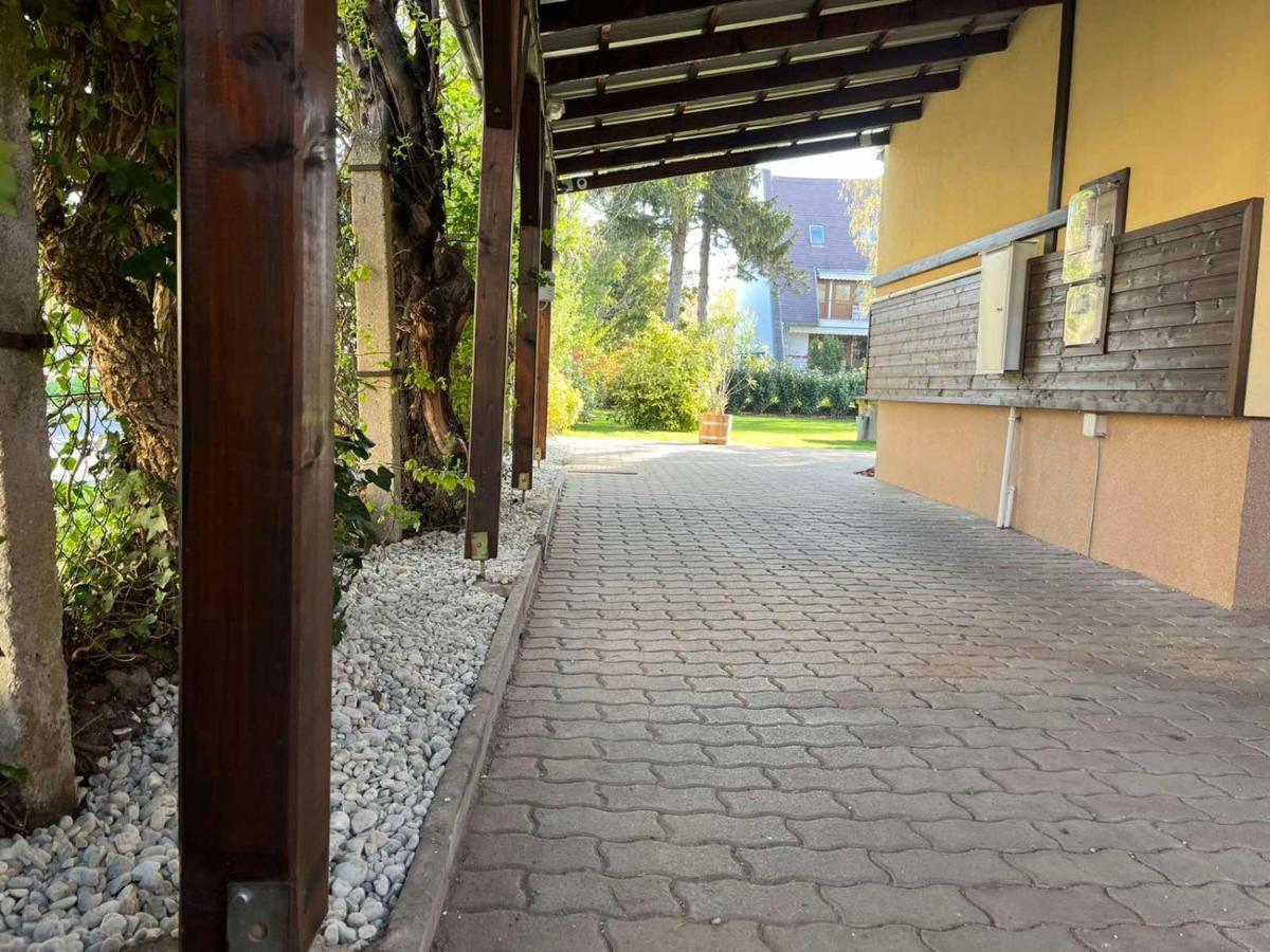 Abigel Vendeghaz Keszthely Villa Bagian luar foto