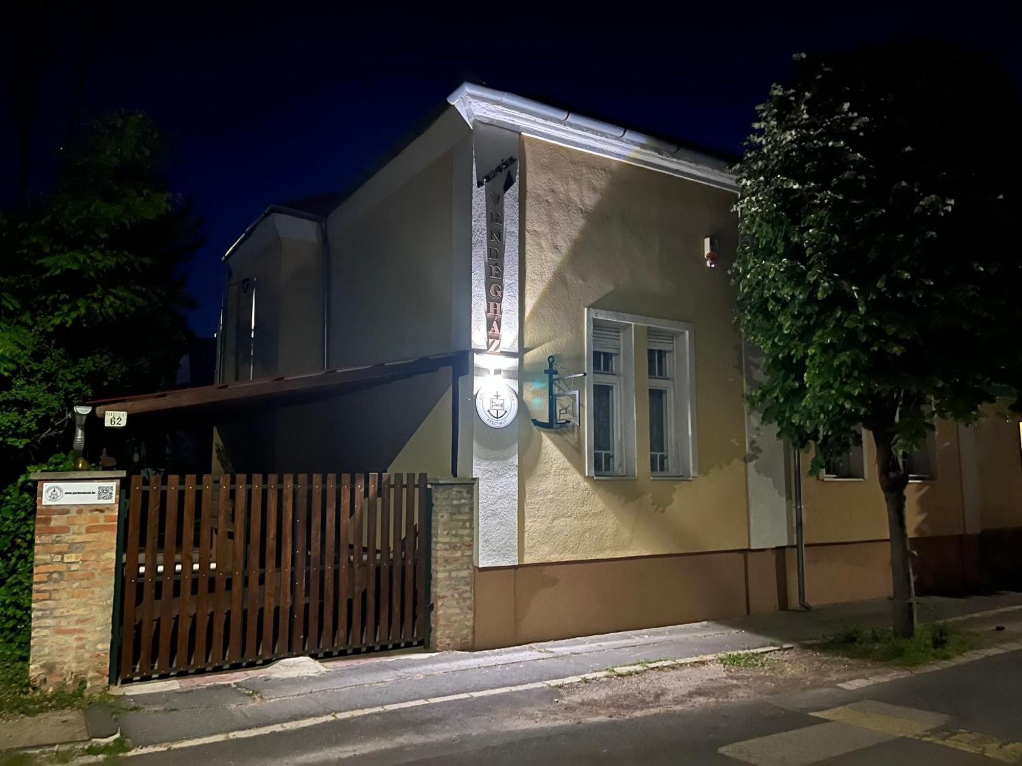 Abigel Vendeghaz Keszthely Villa Bagian luar foto