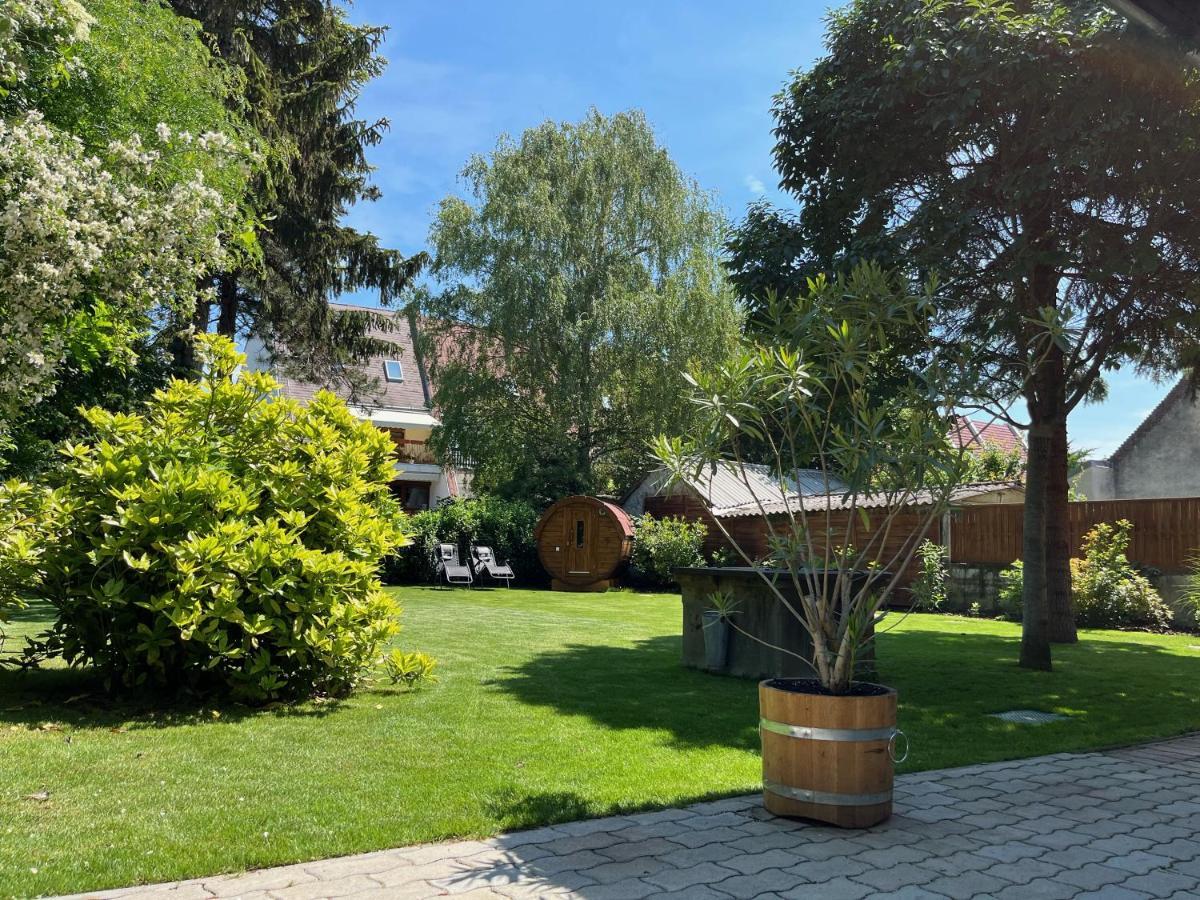 Abigel Vendeghaz Keszthely Villa Bagian luar foto