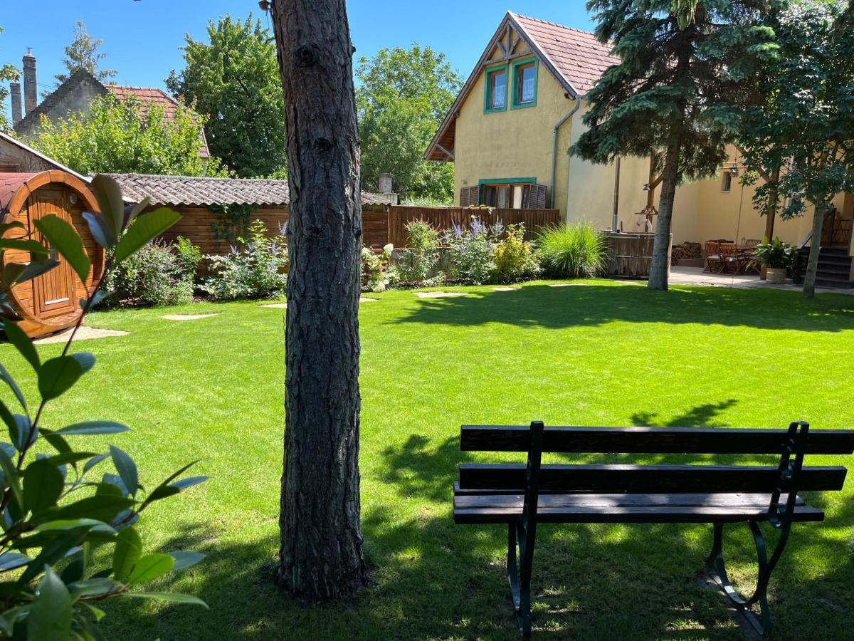 Abigel Vendeghaz Keszthely Villa Bagian luar foto